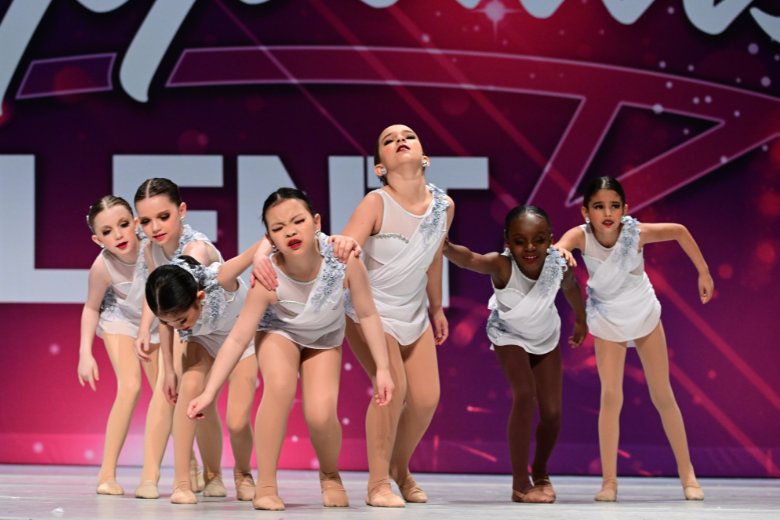 Dance Group 3